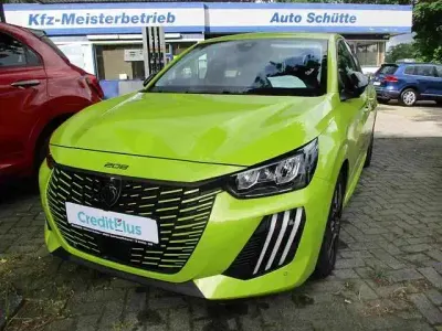 Gebraucht Peugeot 208 Allure 101 PS (74 kW) 2025 Farbe aguedagelb/typ aussenver Kleinwagen