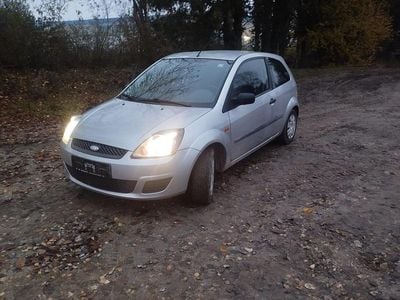 Gebraucht Ford Fiesta 68 PS (50 kW) 2006 Silber Kleinwagen