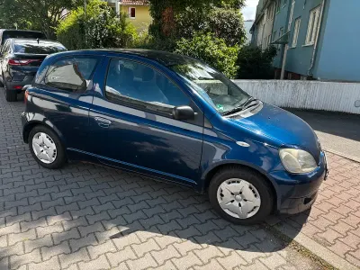 Gebraucht Toyota Yaris 86 PS (63 kW) 2002 Blau Kleinwagen