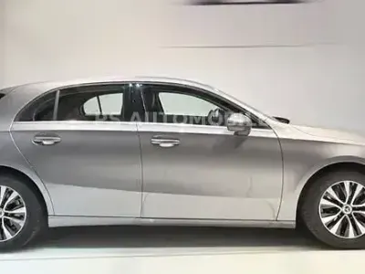 Używany Mercedes A180 116 KM (85 kW) 2021 Szary Sedan/Limuzyna