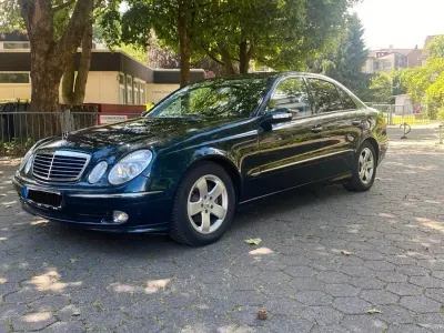 Gebraucht Mercedes E270 177 PS (130 kW) 2005 Schwarz Limousine