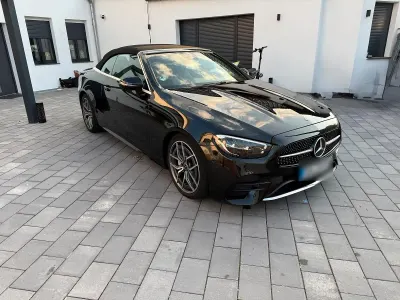 Gebraucht Mercedes E220 AMG 194 PS (142 kW) 2021 Schwarz Cabrio
