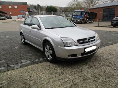 Begagnad Opel Vectra 154 HK (113 kW) 2004 Silver Sedan