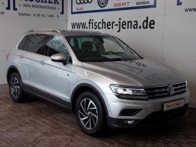 Silber metallic Gebraucht 2018 VW Tiguan Sound SUV | 25.440 € (Fairer Preis)