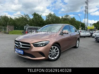 Gebraucht Mercedes B200 163 PS (119 kW) 2022 Gold Kleinwagen