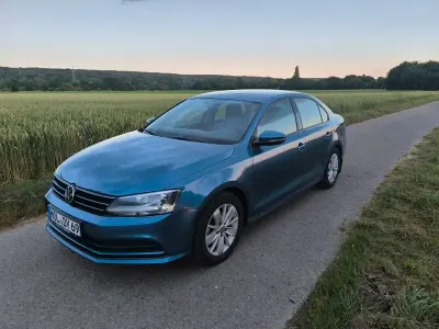 Gebraucht VW Jetta 150 PS (110 kW) 2015 Blau Limousine