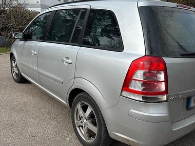 Second-hand Opel Zafira 116 CP (85 kW) 2008 Alb Monovolum