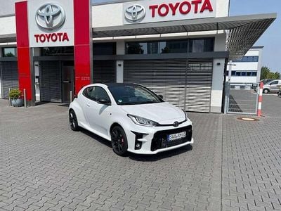 Weiß Gebraucht 2024 Toyota Yaris Edition Limousine | 40.900 € (Guter Preis)