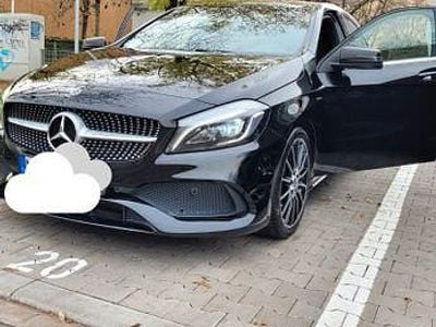 Gebraucht Mercedes A180 AMG line 122 PS (89 kW) 2017 Schwarz Limousine