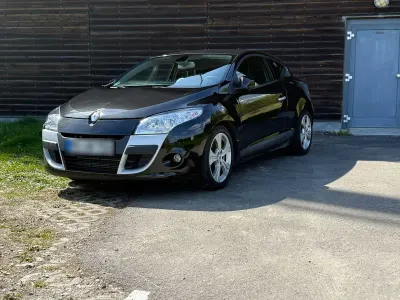 Gebraucht Renault Mégane Coupé Dynamique 131 PS (96 kW) 2010 Schwarz Coupé