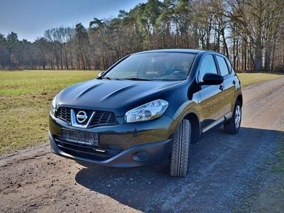 Gebraucht Nissan Qashqai Visia 117 PS (86 kW) 2013 Schwarz SUV