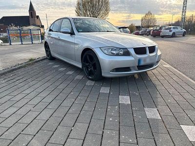 Gebraucht BMW 320 150 PS (110 kW) 2005 Silber Limousine