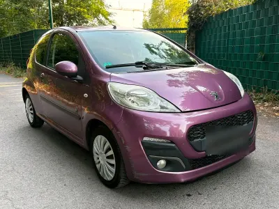 Gebraucht Peugeot 107 68 PS (50 kW) 2012 Violet Kleinwagen