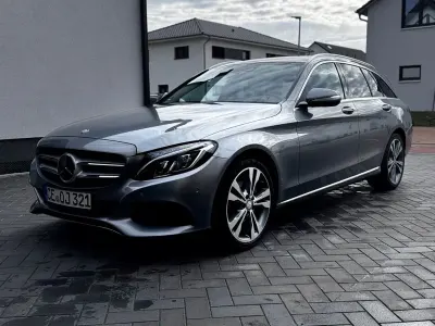 Gebraucht Mercedes 220 204 PS (150 kW) 2014 Silber Limousine