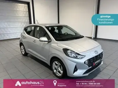 Usata Hyundai i10 Trend 67 CV (49 kW) 2023 Argento Utilitaria