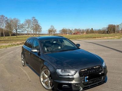 gebraucht Audi A4 2.0 TDI, S-Line.