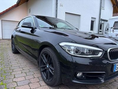 Gebraucht BMW 120 Sport Line 190 PS (139 kW) 2016 Schwarz Kleinwagen