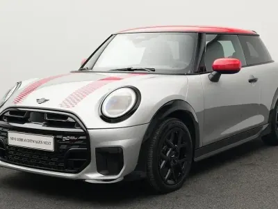 Używany Mini Cooper 156 KM (114 kW) 2024 Szary Hatchback