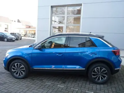 Neu VW T-Roc Cabriolet Style 150 PS (110 kW) 2025 Blau SUV