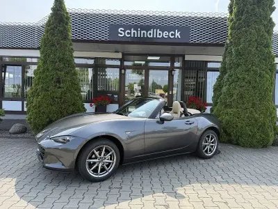 Neu Mazda MX5 Kazari 132 PS (97 kW) 2025 Beige Cabrio
