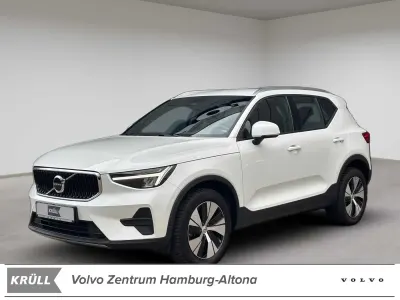 Używany Volvo XC40 Core 163 KM (119 kW) 2023 Biały SUV