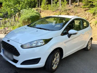 Gebraucht Ford Fiesta SYNC Edition 82 PS (60 kW) 2013 Weiß Kleinwagen