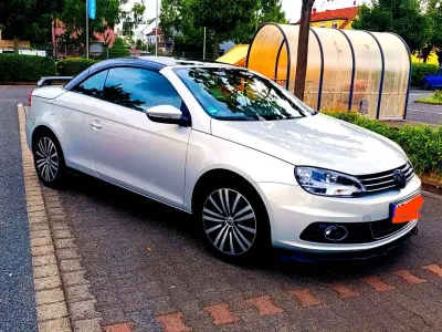 Gebraucht VW Eos Sportline 140 PS (102 kW) 2013 Schwarz Cabrio