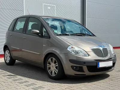 Gebraucht Lancia Musa 95 PS (69 kW) 2008 Gold Van / Kleinbus