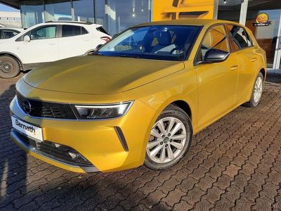 Gelb Gebraucht 2023 Opel Astra Business Edition Limousine | 18.390 € (Guter Preis)