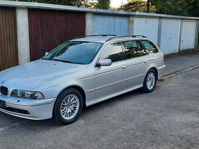 Silber Gebraucht 2002 BMW 520 Exclusive Kombi | 4.000 € (Etwas zu teuer)