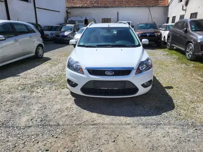 Używany Ford Focus Style 125 KM (91 kW) 2009 Biały Kombi