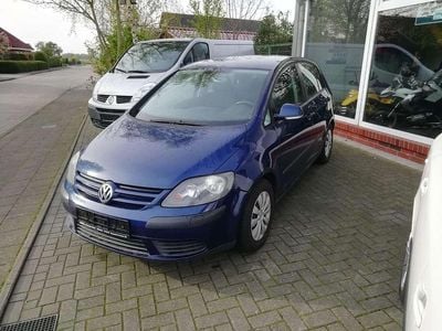 Usata VW Golf V Trendline 116 CV (85 kW) 2007 Blu Utilitaria