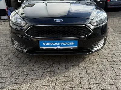Gebraucht Ford Focus Cool & Connect 101 PS (74 kW) 2018 Schwarz Limousine