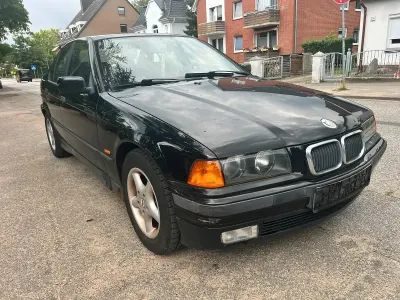 Gebraucht BMW 316 Basis 116 PS (85 kW) 1997 Schwarz Limousine