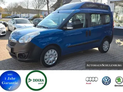 Używany Opel Combo 95 KM (69 kW) 2017 Niebieski Minivan