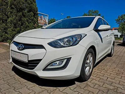 Używany Hyundai i30 Trend 110 KM (80 kW) 2013 Biały Kombi