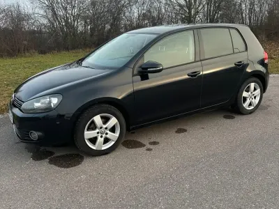 Gebraucht VW Golf VI 105 PS (77 kW) 2010 Schwarz Kleinwagen