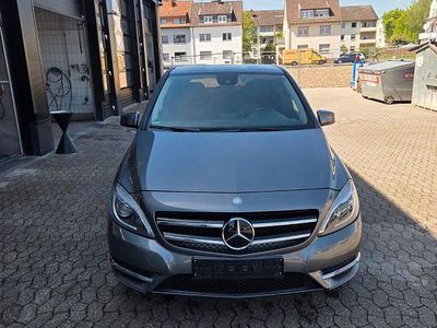 Usata Mercedes B200 156 CV (114 kW) 2012 Grigio Monovolume
