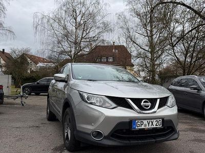 Gebraucht Nissan Qashqai Acenta 116 PS (85 kW) 2015 Silber SUV