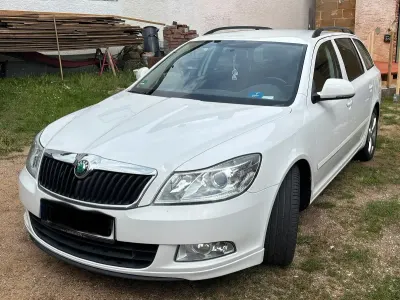 Gebraucht Skoda Octavia 105 PS (77 kW) 2011 Weiß Kombi
