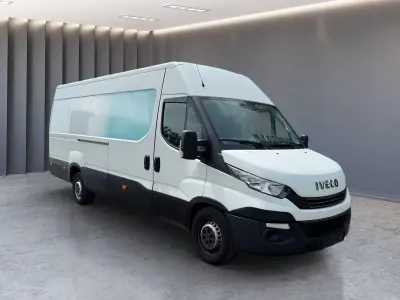 Gebraucht Iveco Daily 156 PS (114 kW) 2017 Weiß Van / Kleinbus