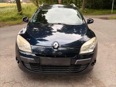 Gebraucht Renault Mégane GrandTour 110 PS (80 kW) 2010 Blau Kombi