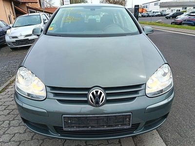 Usata VW Golf IV 90 CV (66 kW) 2005 Verde Berlina