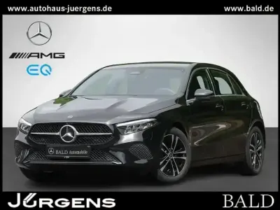 Gebraucht Mercedes A200 Progressive 163 PS (119 kW) 2025 Schwarz metalliclack kosmossch Limousine