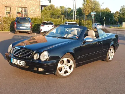 Gebraucht Mercedes CLK200 Elegance 163 PS (119 kW) 2002 Schwarz Cabrio
