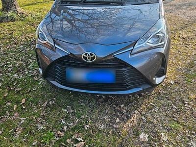 Gebraucht Toyota Yaris Comfort 72 PS (52 kW) 2018 Grau Kleinwagen