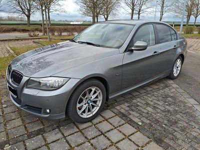 Gebraucht BMW 318 143 PS (105 kW) 2010 Grau Limousine