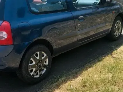 Gebraucht Renault Clio II 58 PS (42 kW) 2002 Blau Kleinwagen