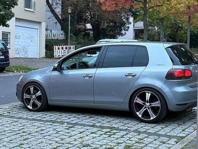 Gebraucht VW Golf VI 105 PS (77 kW) 2010 Grau Kleinwagen