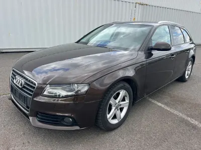 Używany Audi A4 S-Line 143 KM (105 kW) 2011 Brązowy Kombi